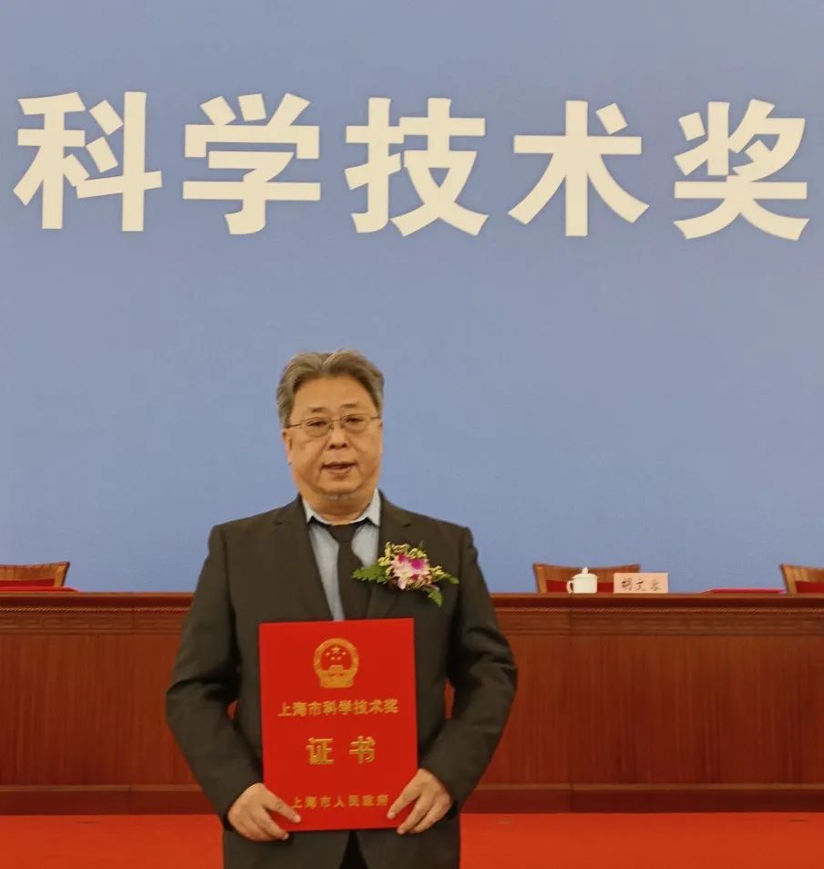 李昕欣：一顆芯片改變了一整類高端科學儀器的命運